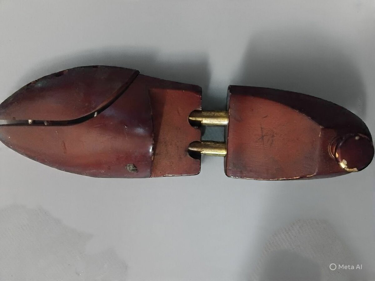 Embauchoir en bois réglable