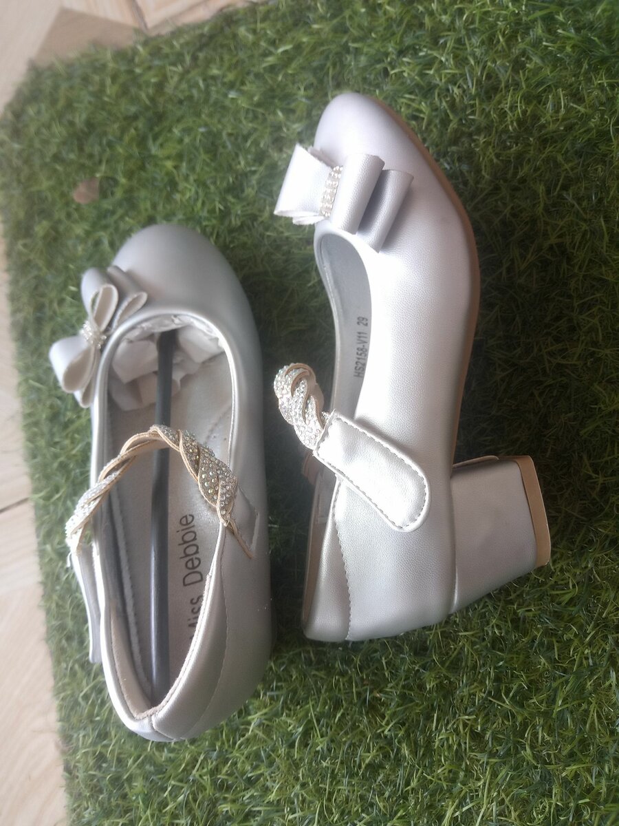 Miss Debbie's heels size 29