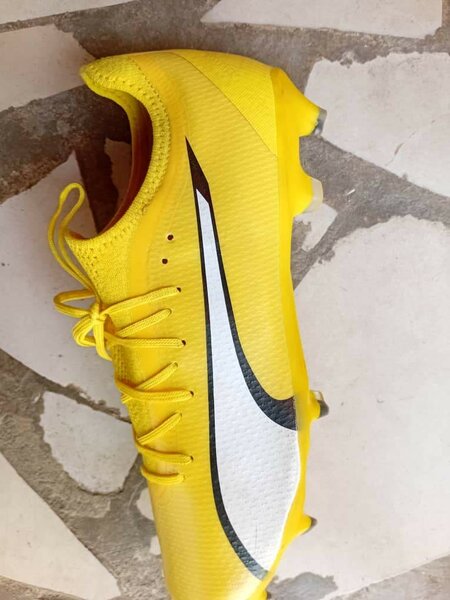 Chaussures de football légères