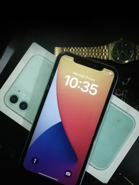 iPhone 11 simple