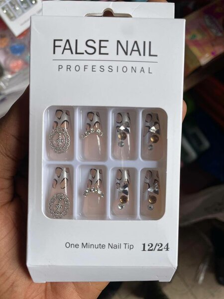 Faux ongles décoratifs professionnels