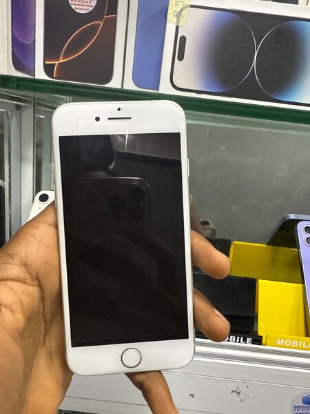 iPhone 7 simple 32gb quasi neufs