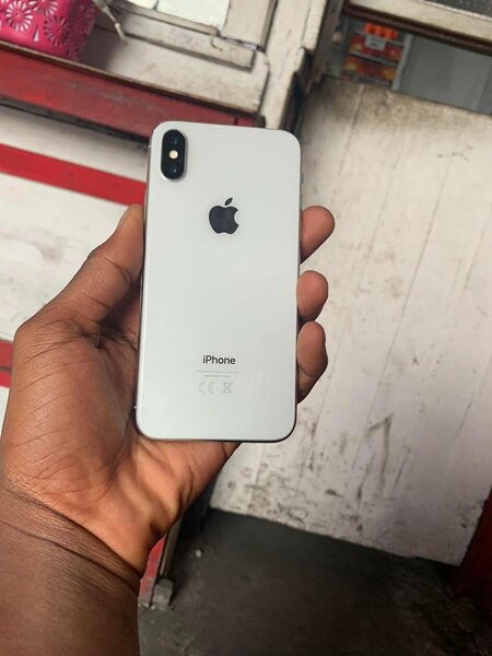 iPhone X 64 Go
