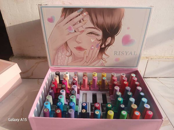 Rasiyal nail gel