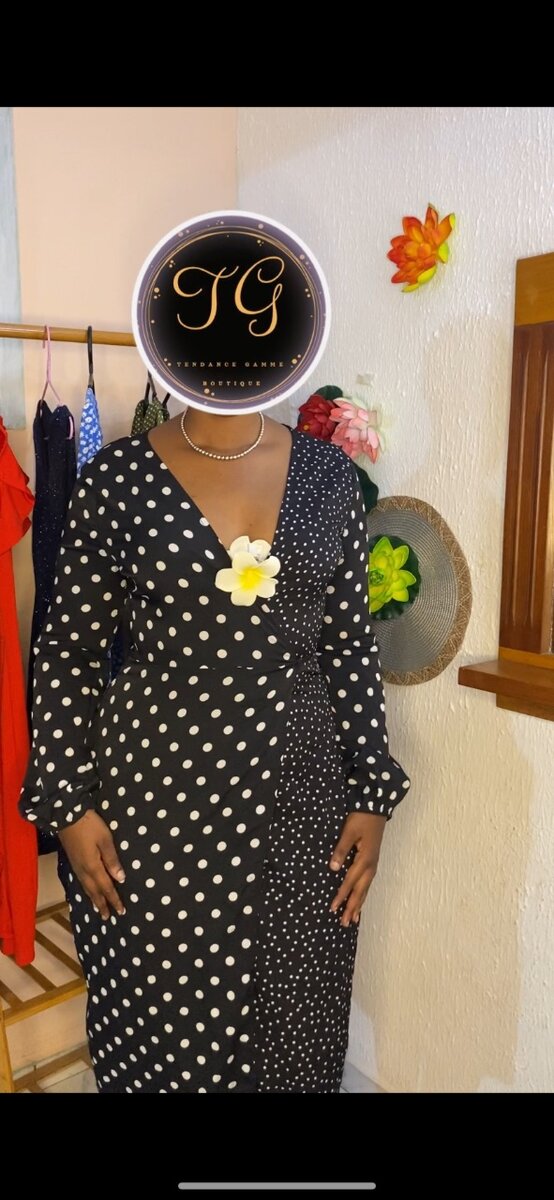 Robe élégante à pois