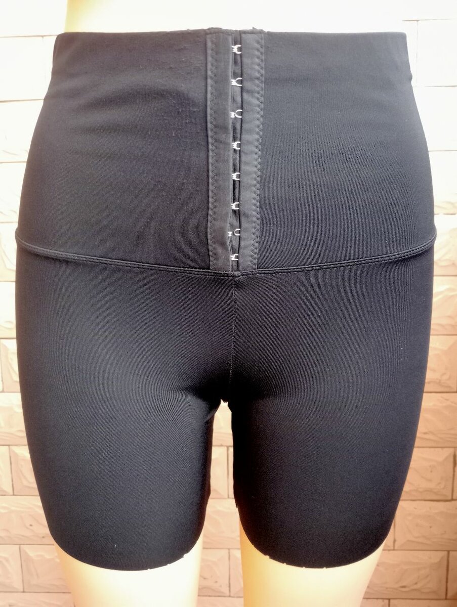 Collant avec agraffe