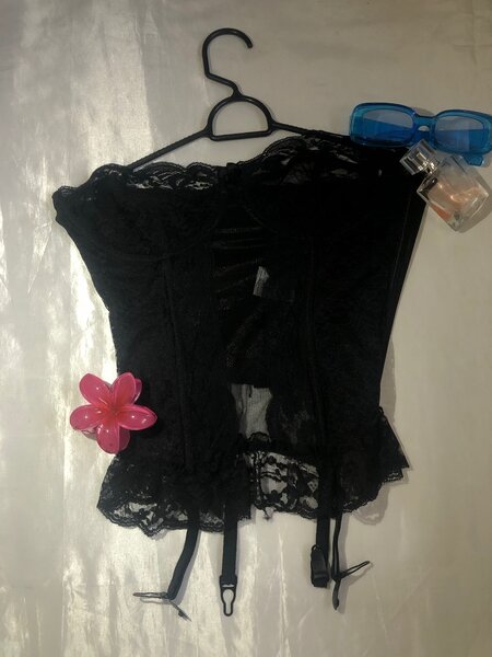 Corset bustier en dentelle