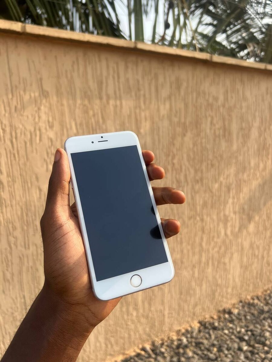 iPhone 6S plus 64 gig Everything is working