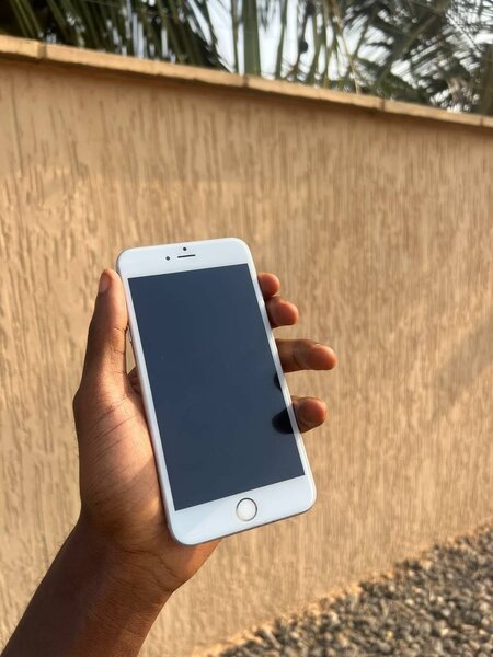 iPhone 6S plus 64 gig Everything is working