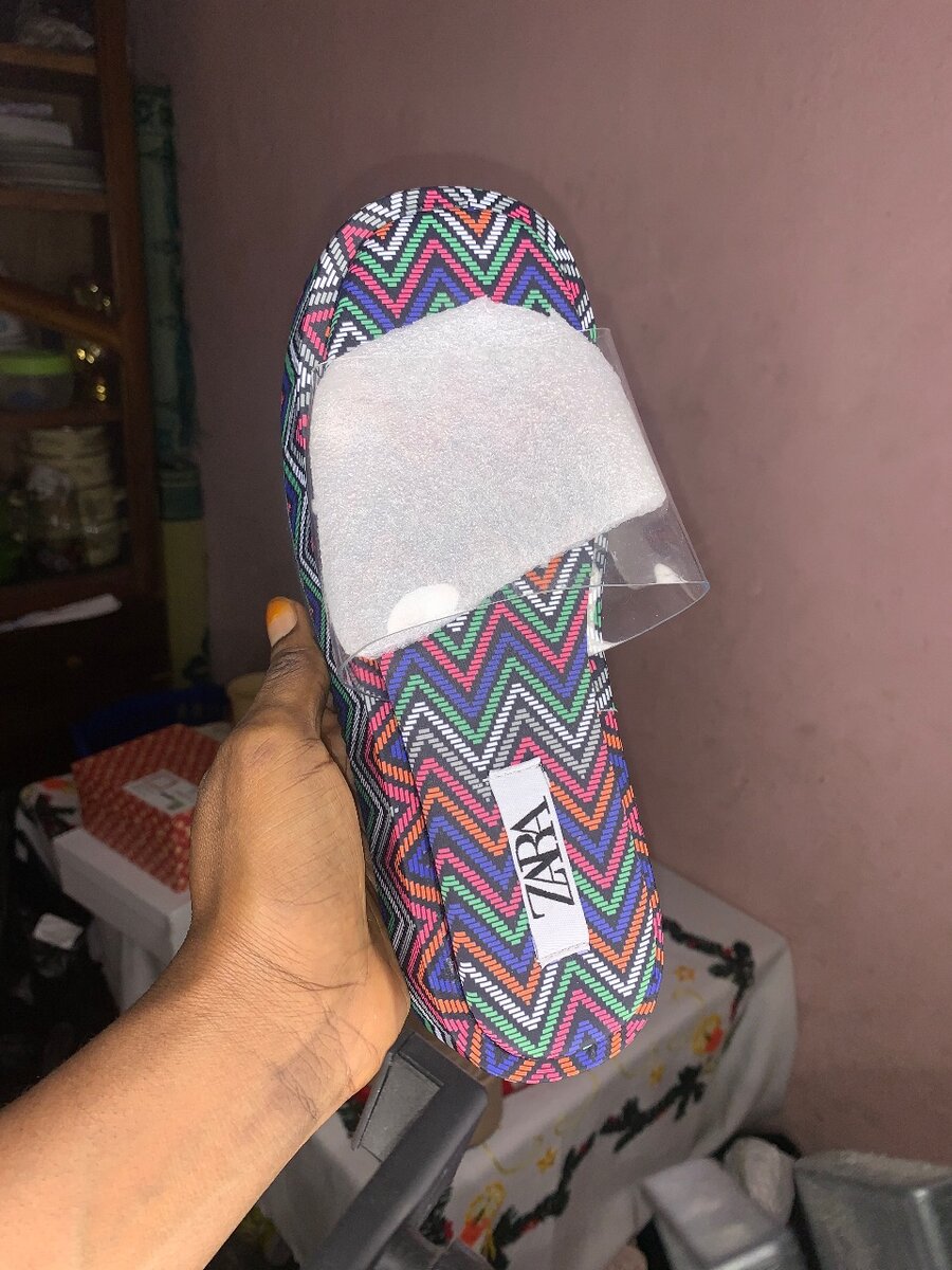 Chaussons Zara à motif coloré