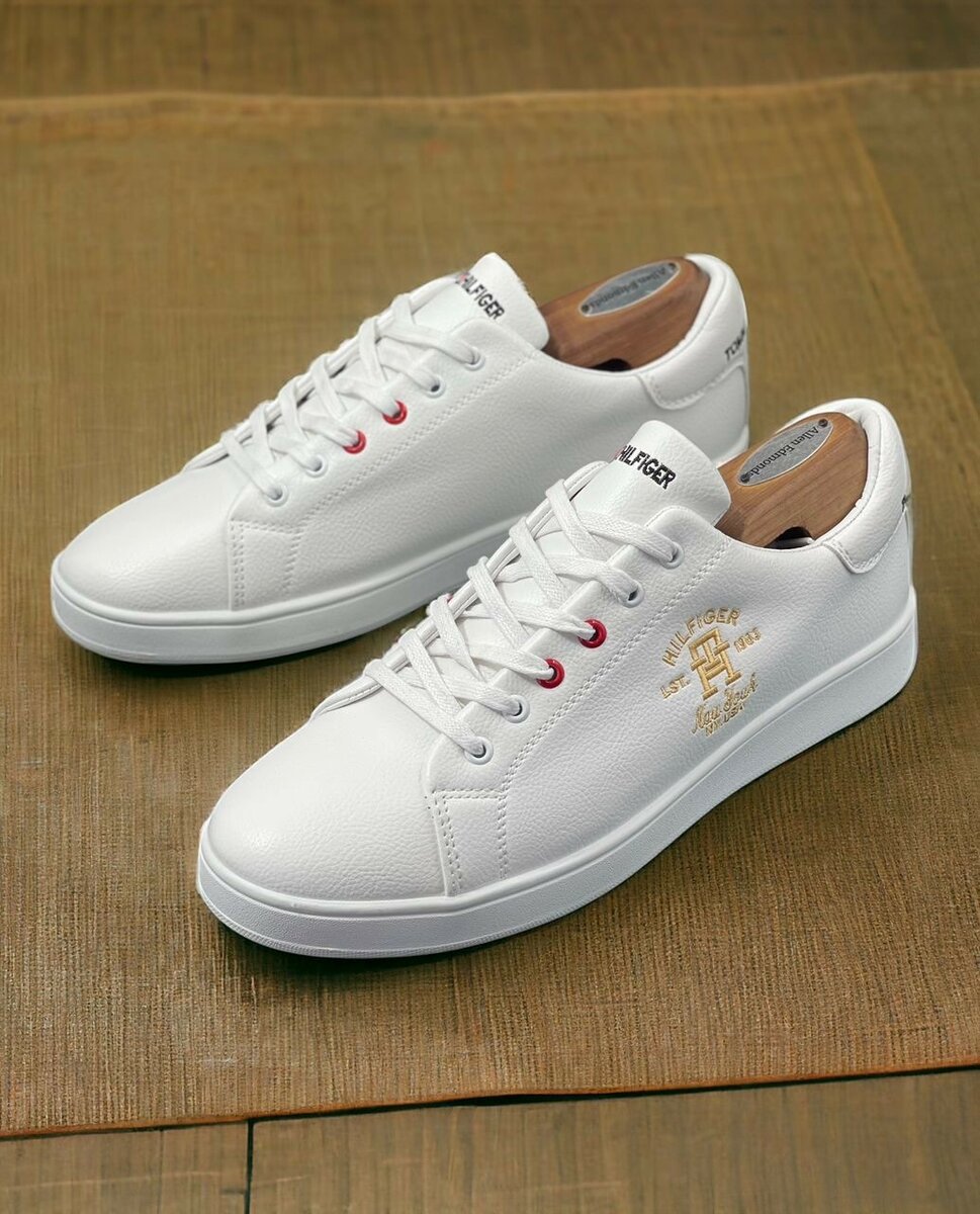 TOMMY HILFIGER CLASSIC WEAR