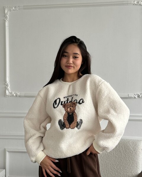 Женский белый свитшот