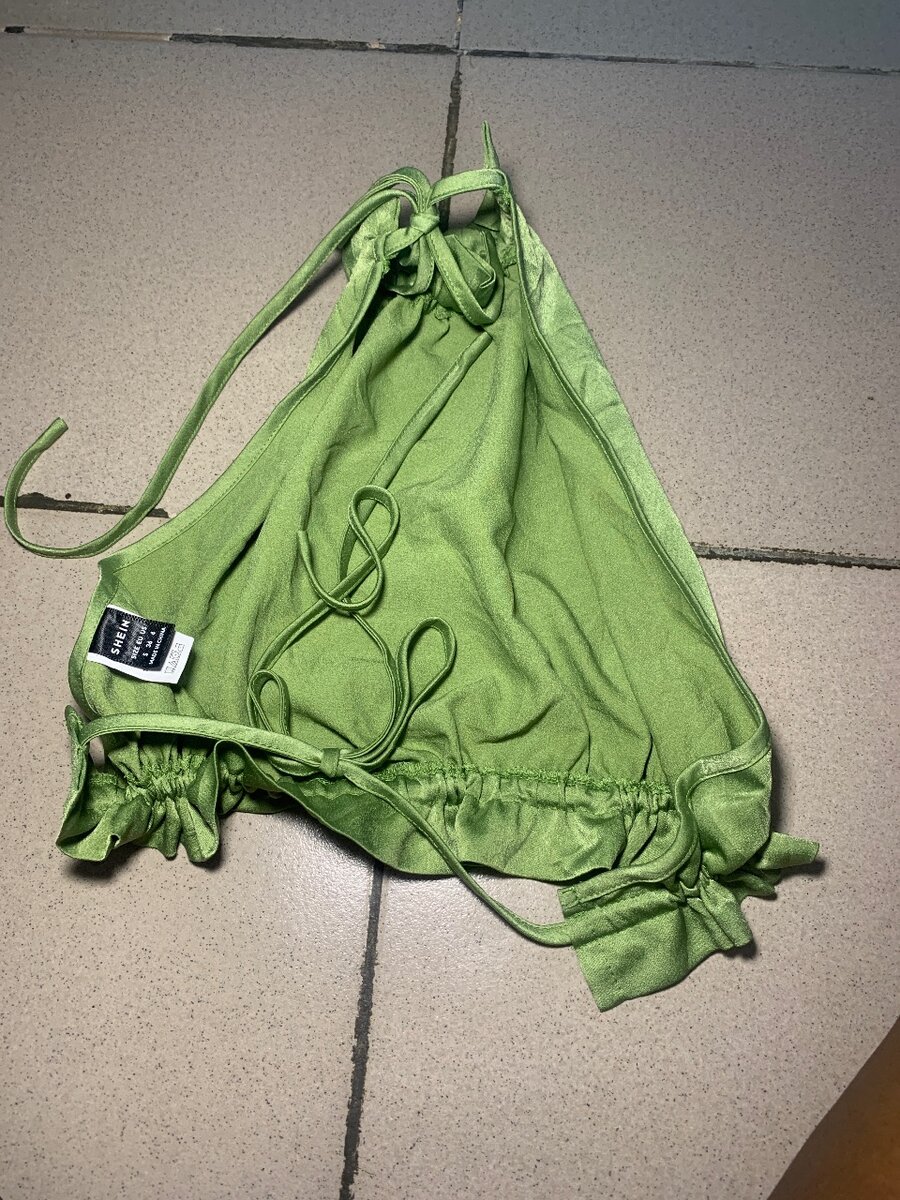 Top dos nu femme vert élégant