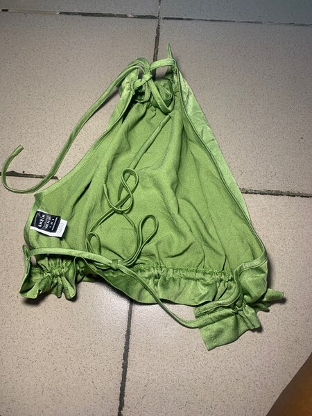 Top dos nu femme vert élégant