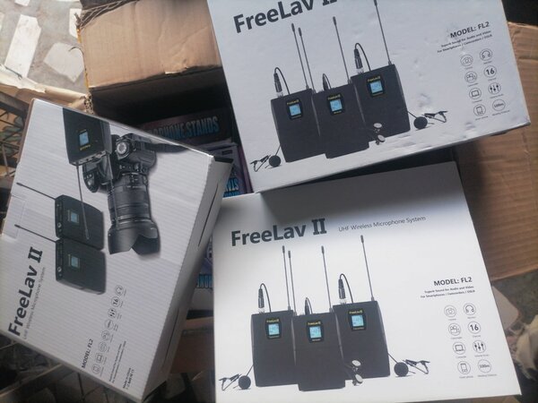 Wireless Lavalier lapel Microphone