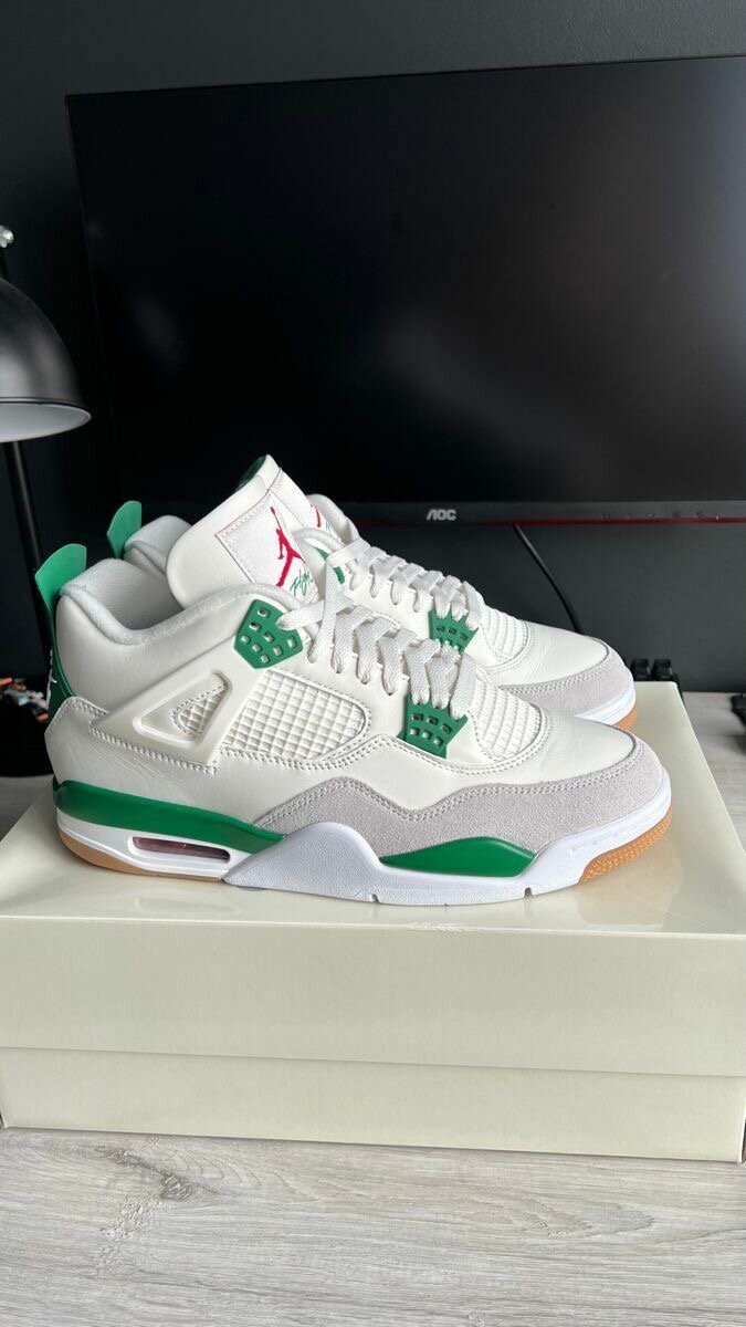 Jordan 4 blanches et vertes