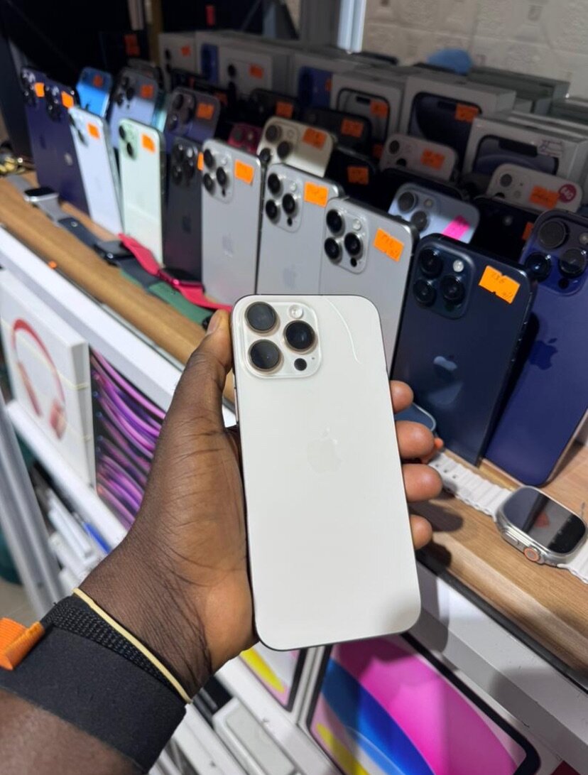 iPhone 16 pro max , 256gig, eSIM unlocked,