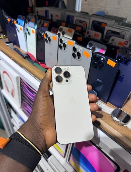 iPhone 16 pro max , 256gig, eSIM unlocked,