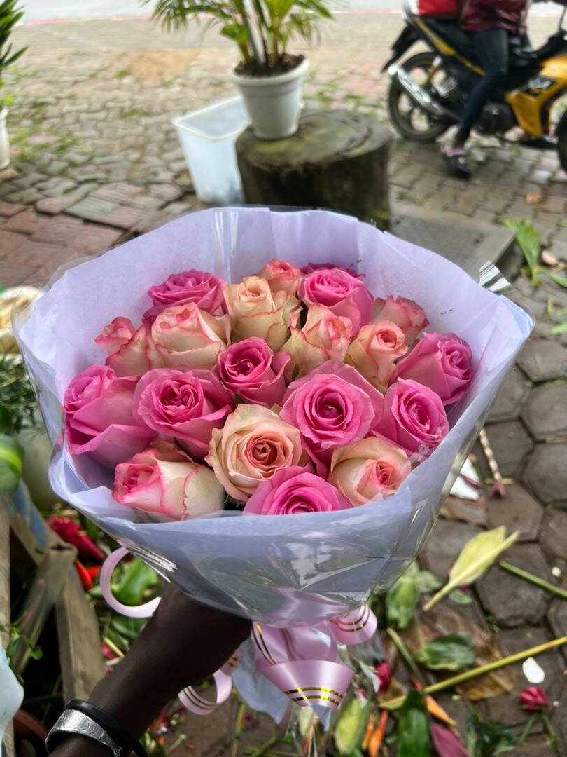 Bouquet de roses colorées