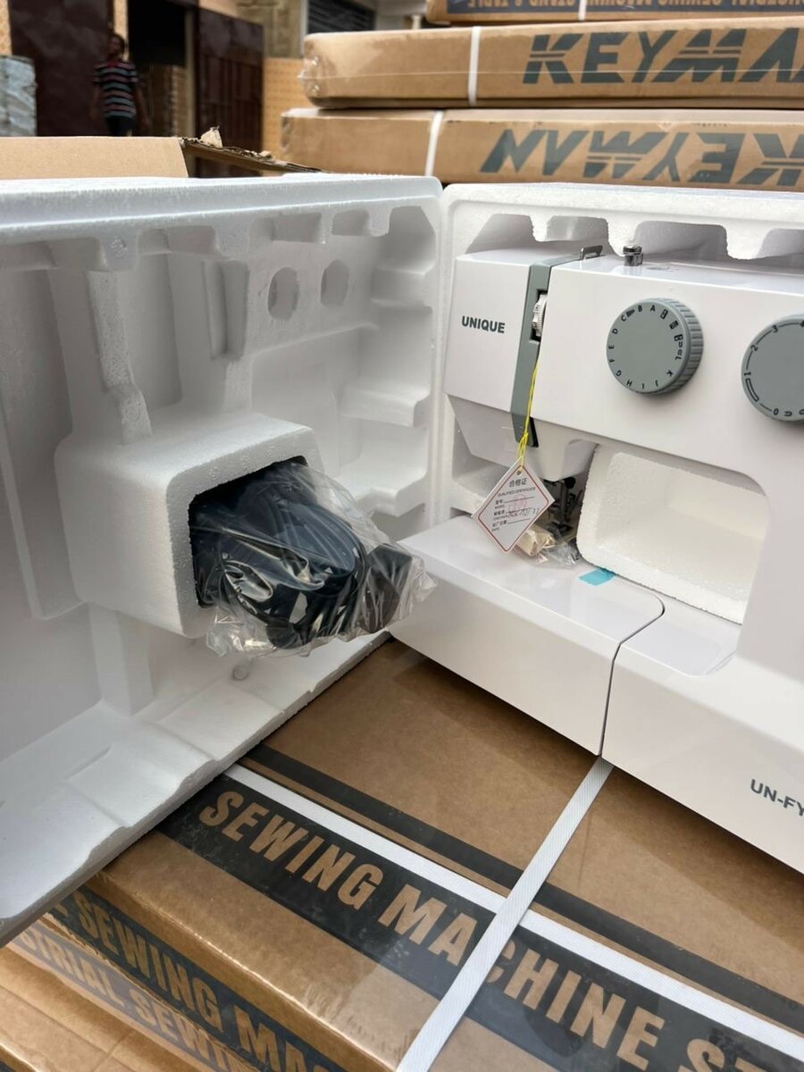 Unique Electric sewing machine 24 stitches Heavy Duty