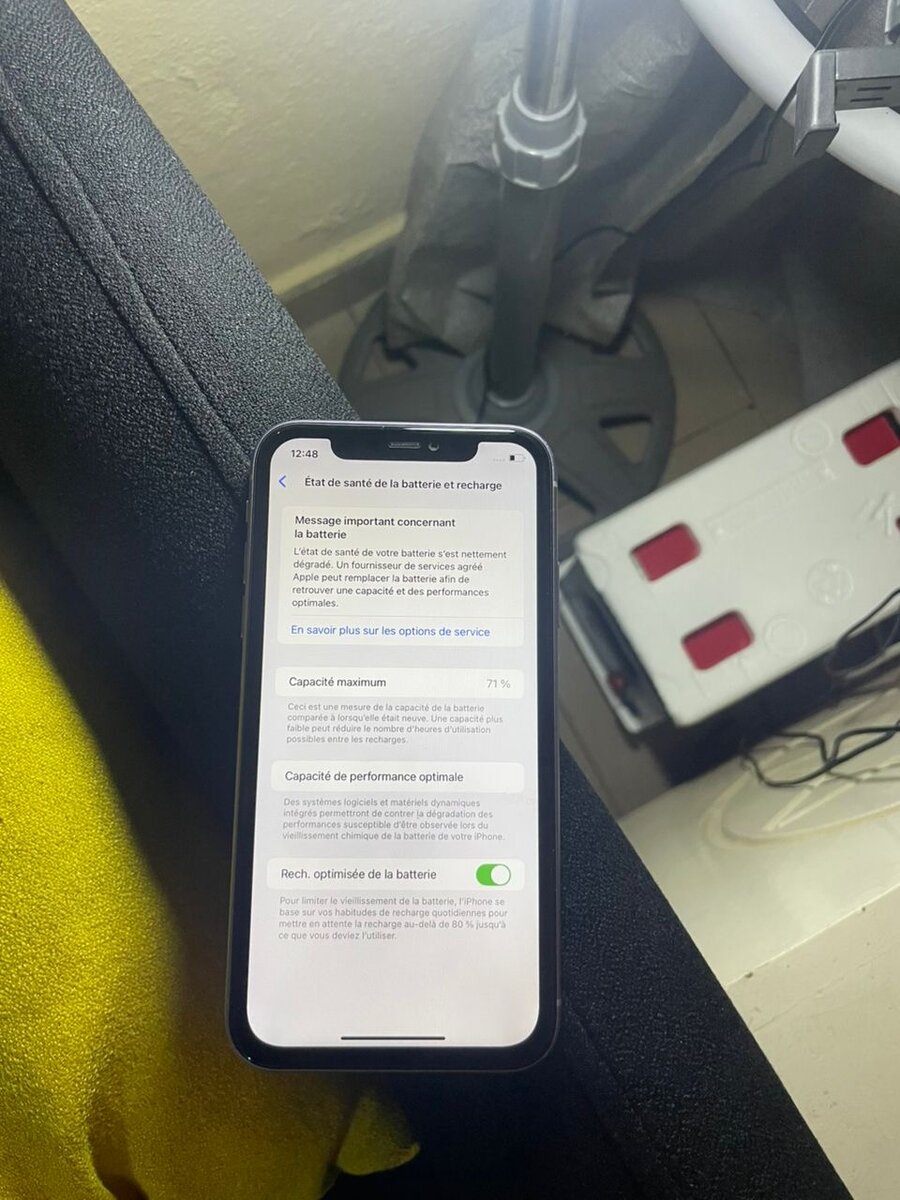 iPhone 11. 64Go Violet