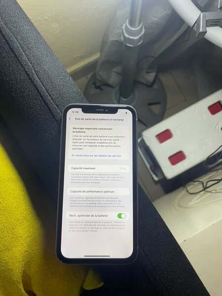 iPhone 11. 64Go Violet