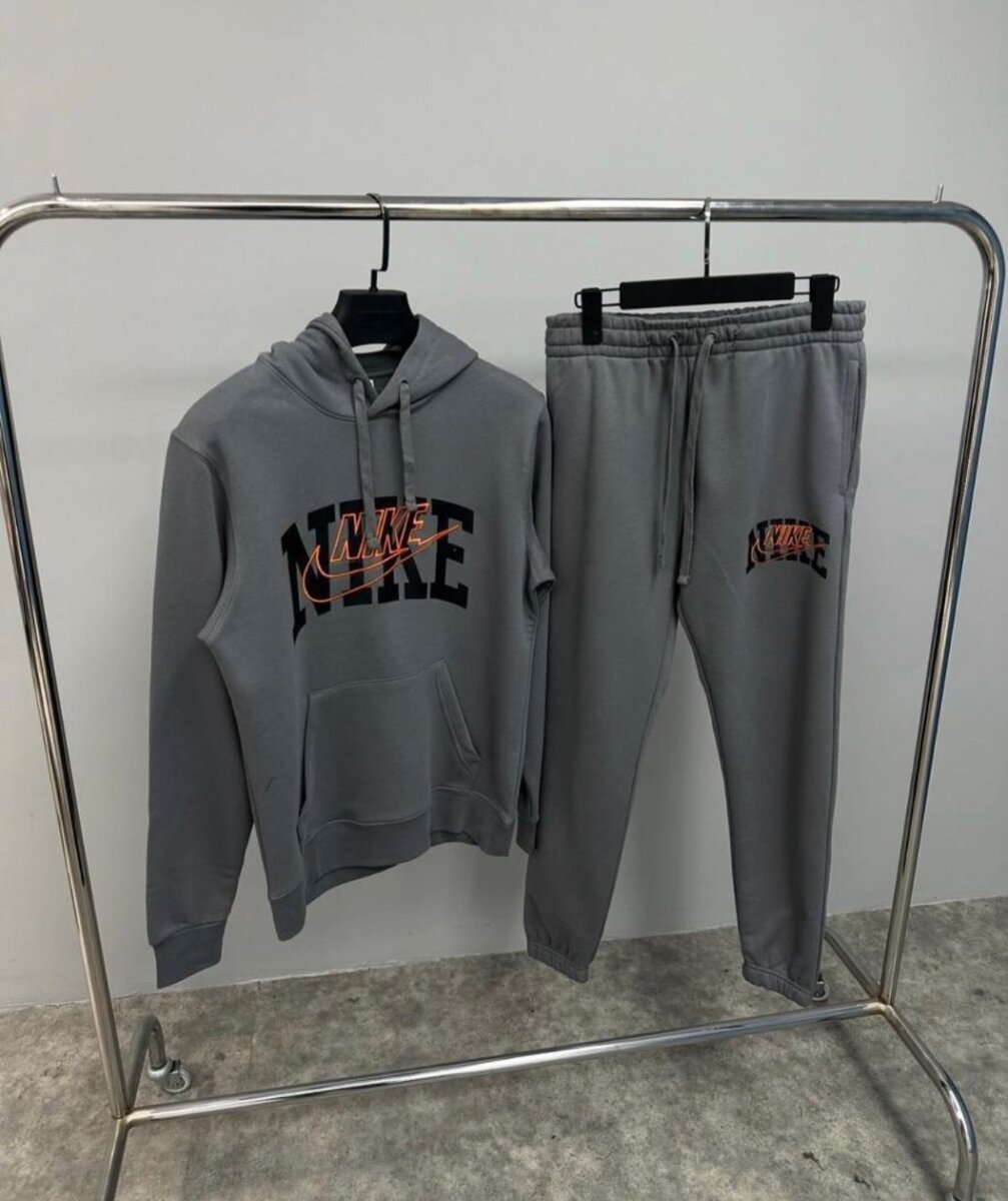 Survêtement Nike homme moderne