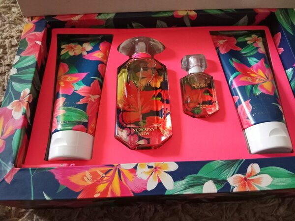 Victoria's Secret perfume set