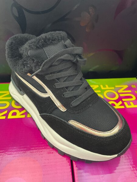 Зимние кроссовки