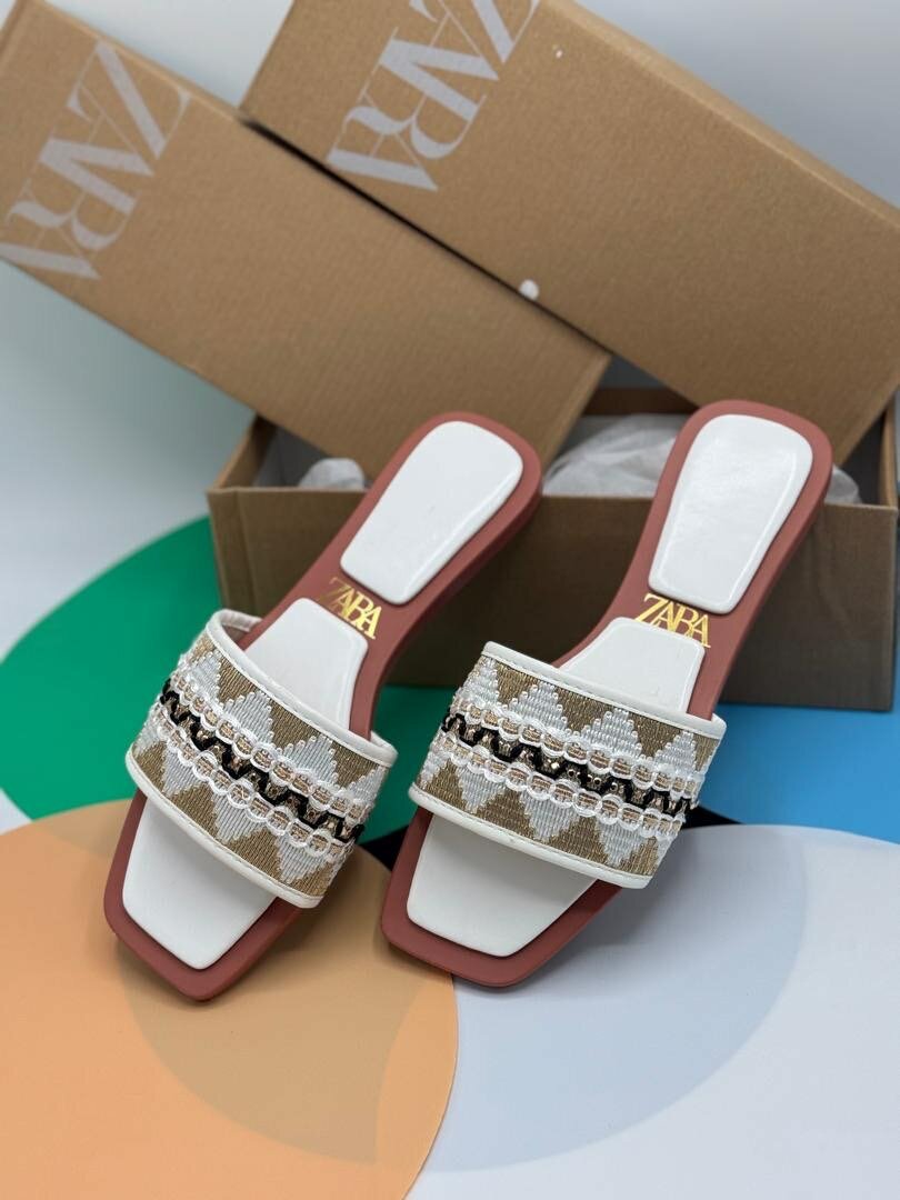 Quality stock slippers