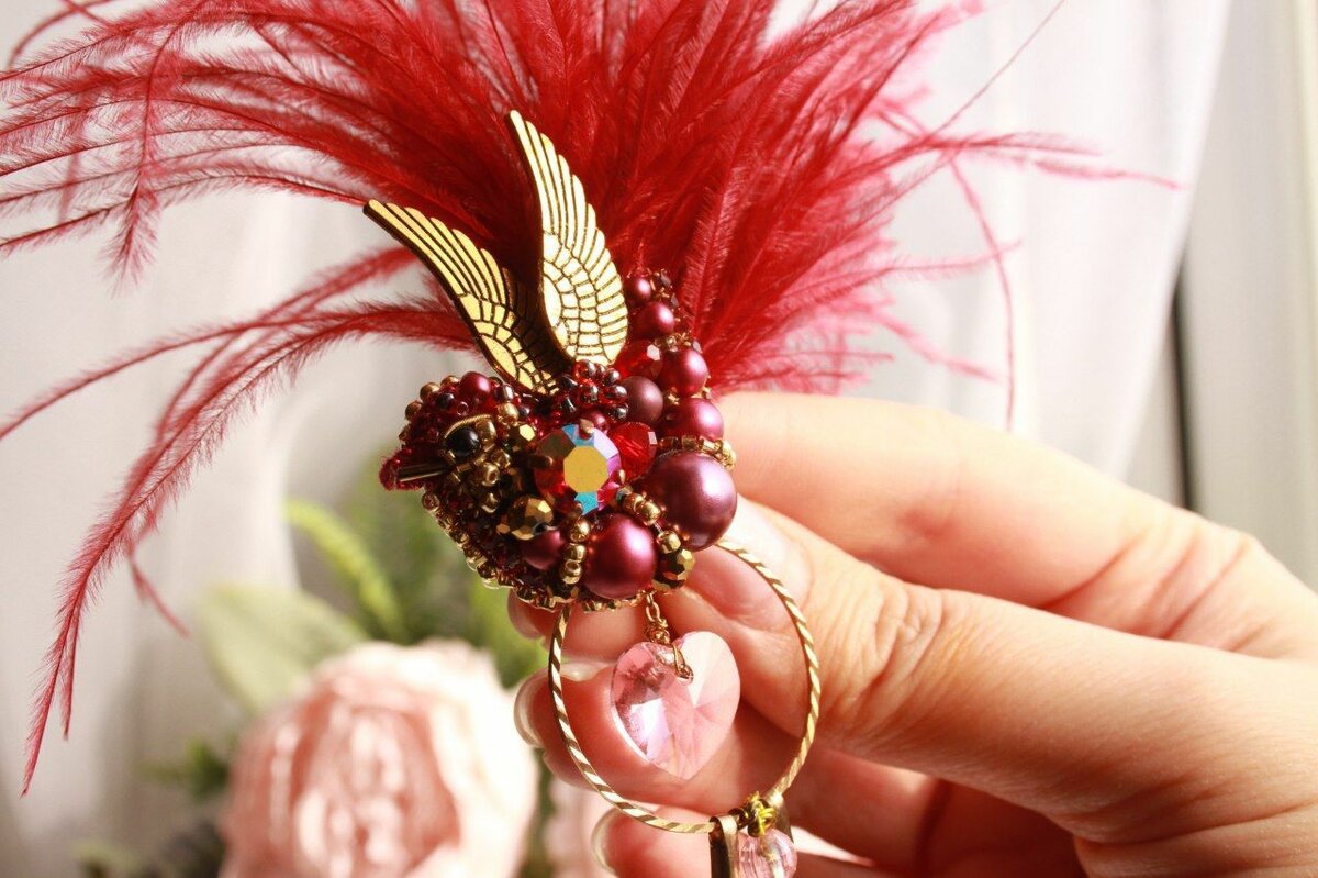 Брошь птичка.