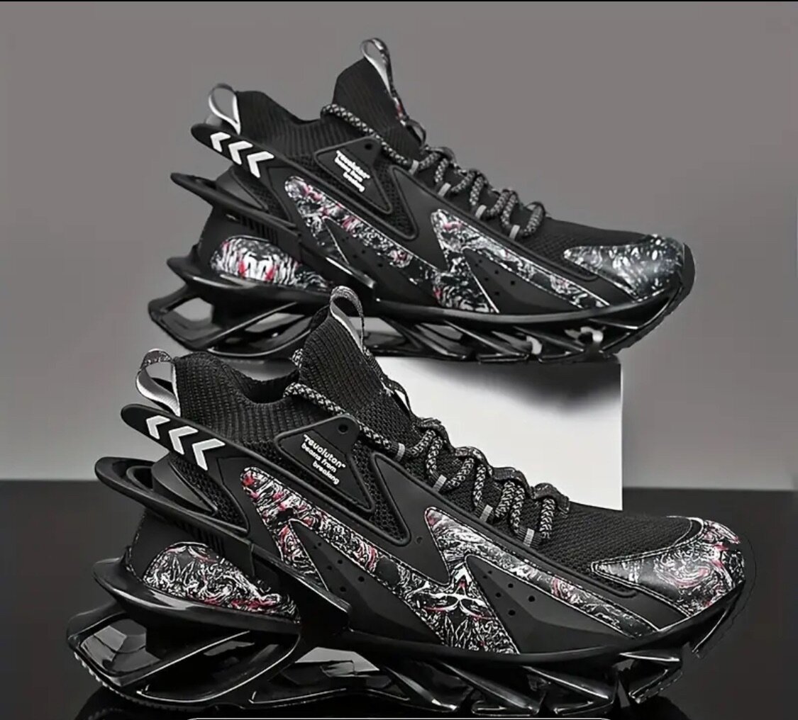 Стильные кроссовки.