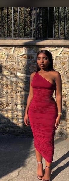 Robe Midi Élégante Plissée