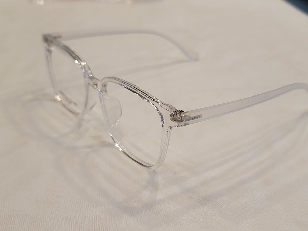Hi Quality Transparent Frames in Hole Sale Price