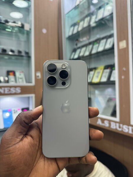 iPhone 15 Pro 256Go 2puces