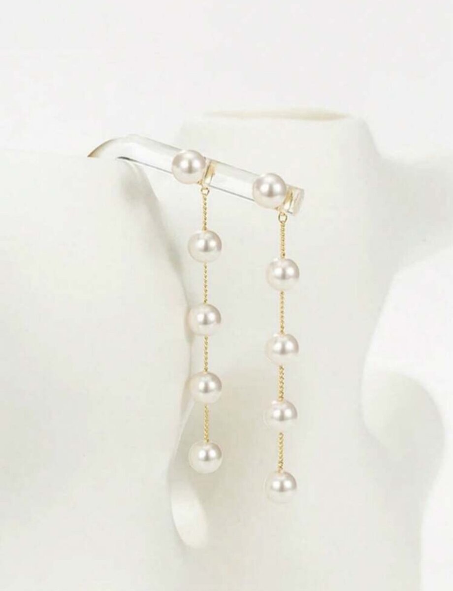 Elegant Pearl Chain Drop