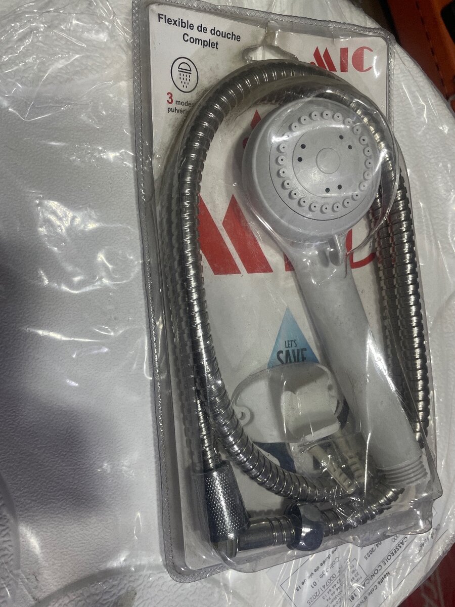 Pommeau de douche avec flexible