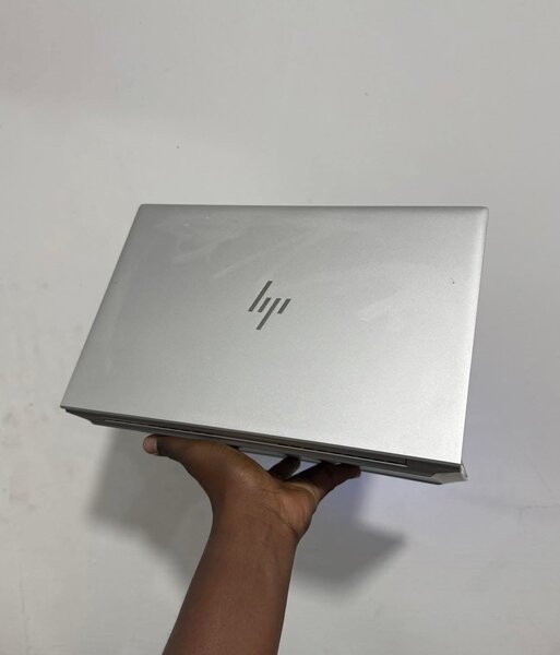 HP EliteBook 830 G8  CORE i7