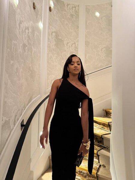 Robe de soirée asymétrique élégante