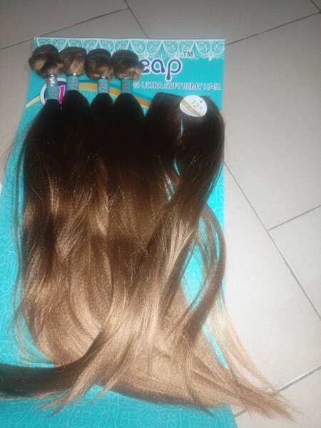 Extensions cheveux synthétiques doux