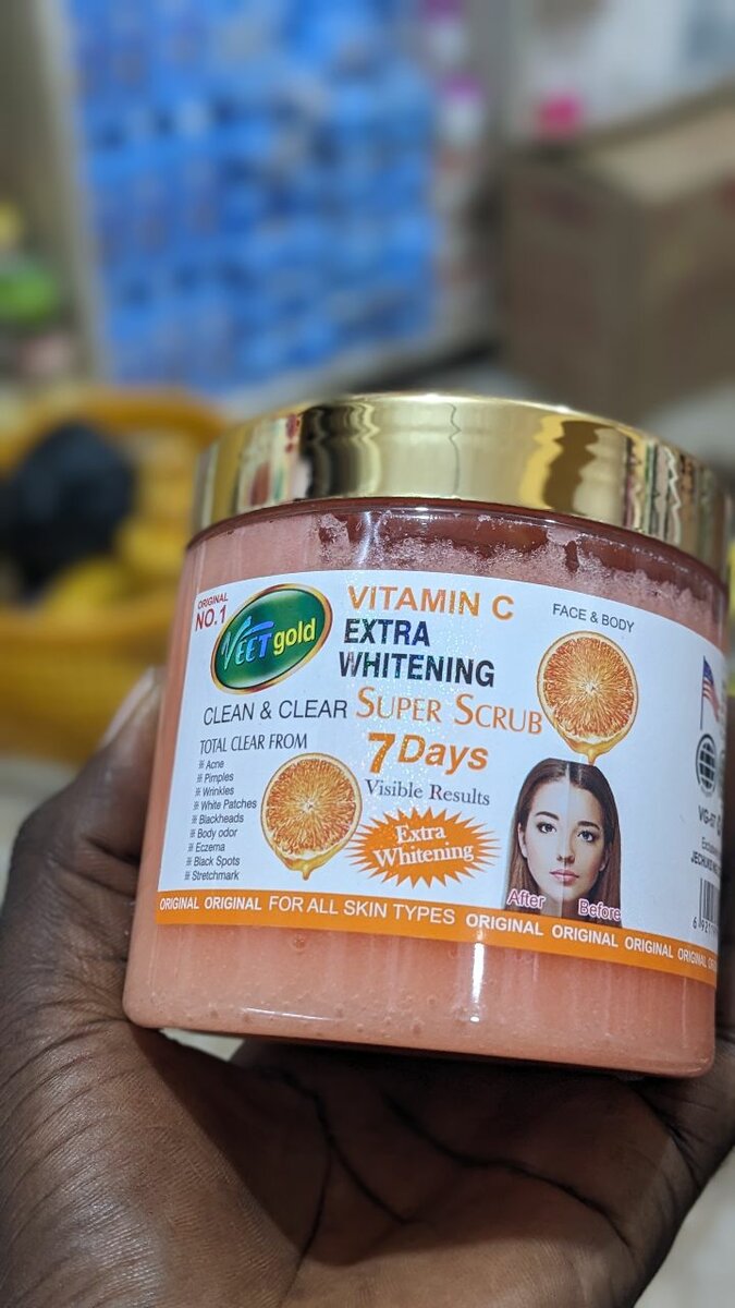 Veet Gold Vitamin C Extra Whitening Super Scrub