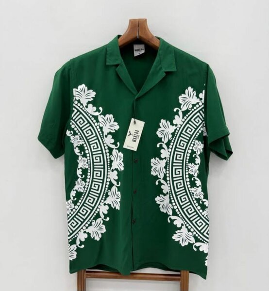 Chemise tropicale verte à motifs