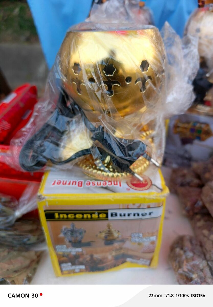 Brûleur d'encens doré électrique