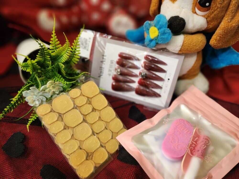 Lux N Style stick on nails