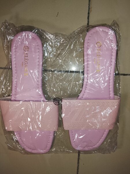 Claquettes Élégantes Femme