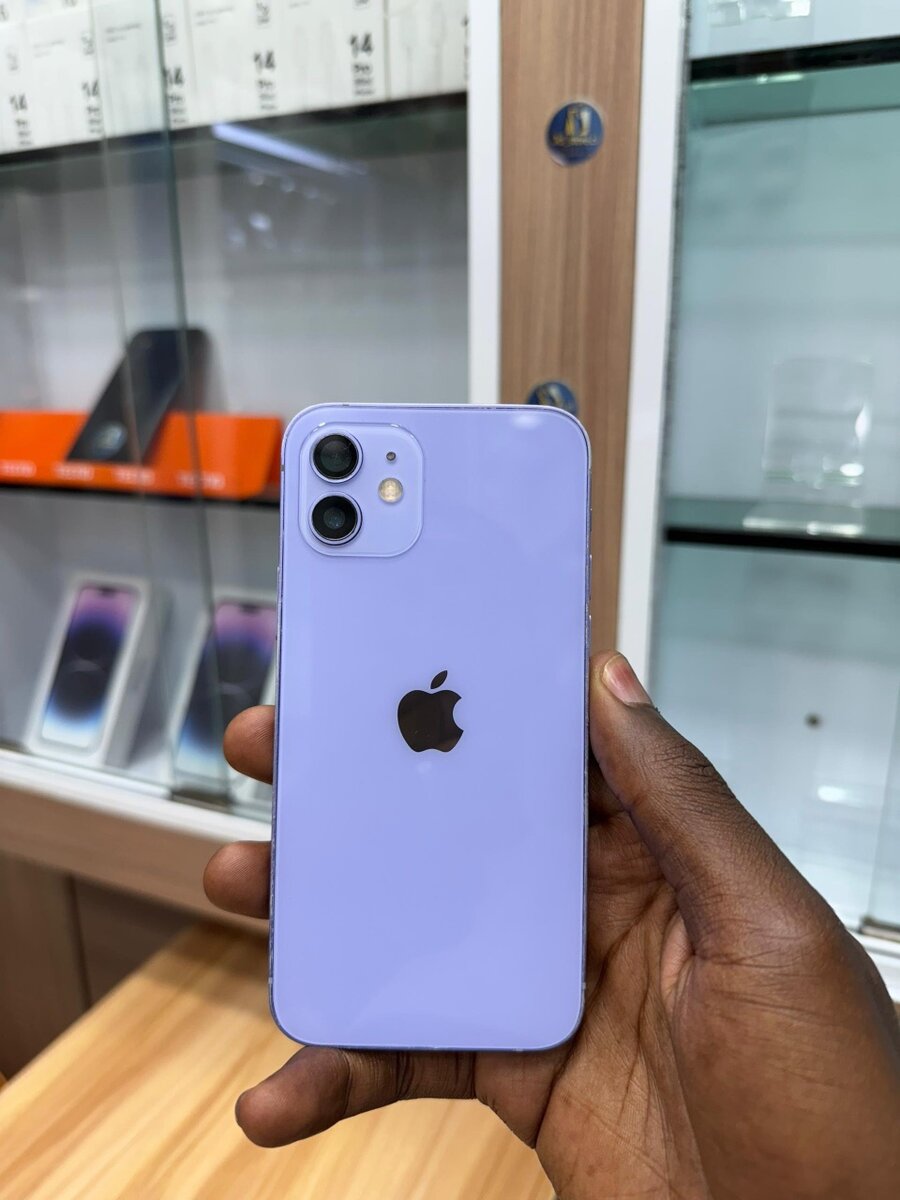 iPhone 12simple 64Go tout pass