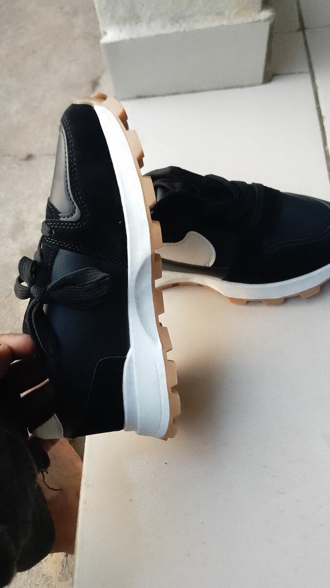 Baskets noires élégantes homme