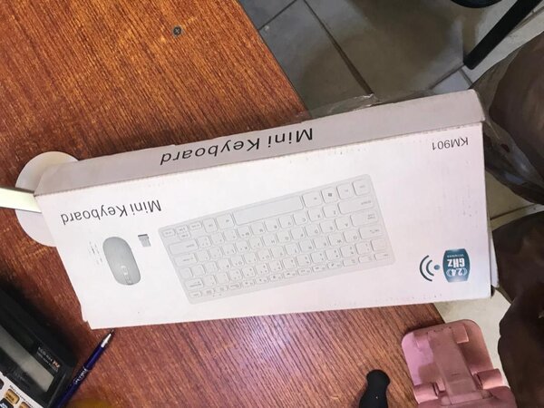 Wireless keyboard with mouse