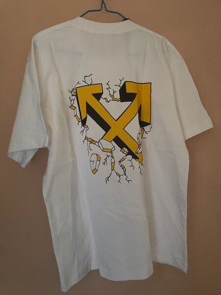 T-shirt Off-White graphique