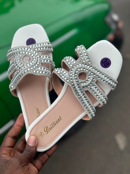 Sandales brillantes pour femmes